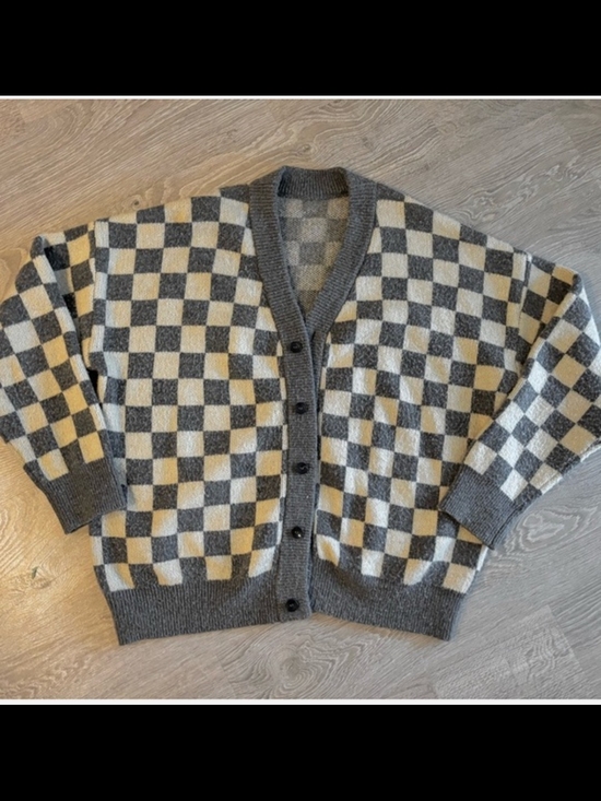 oak and fort Sweaters - Checkerboard Button-Front Cardigan in Gray and Cream